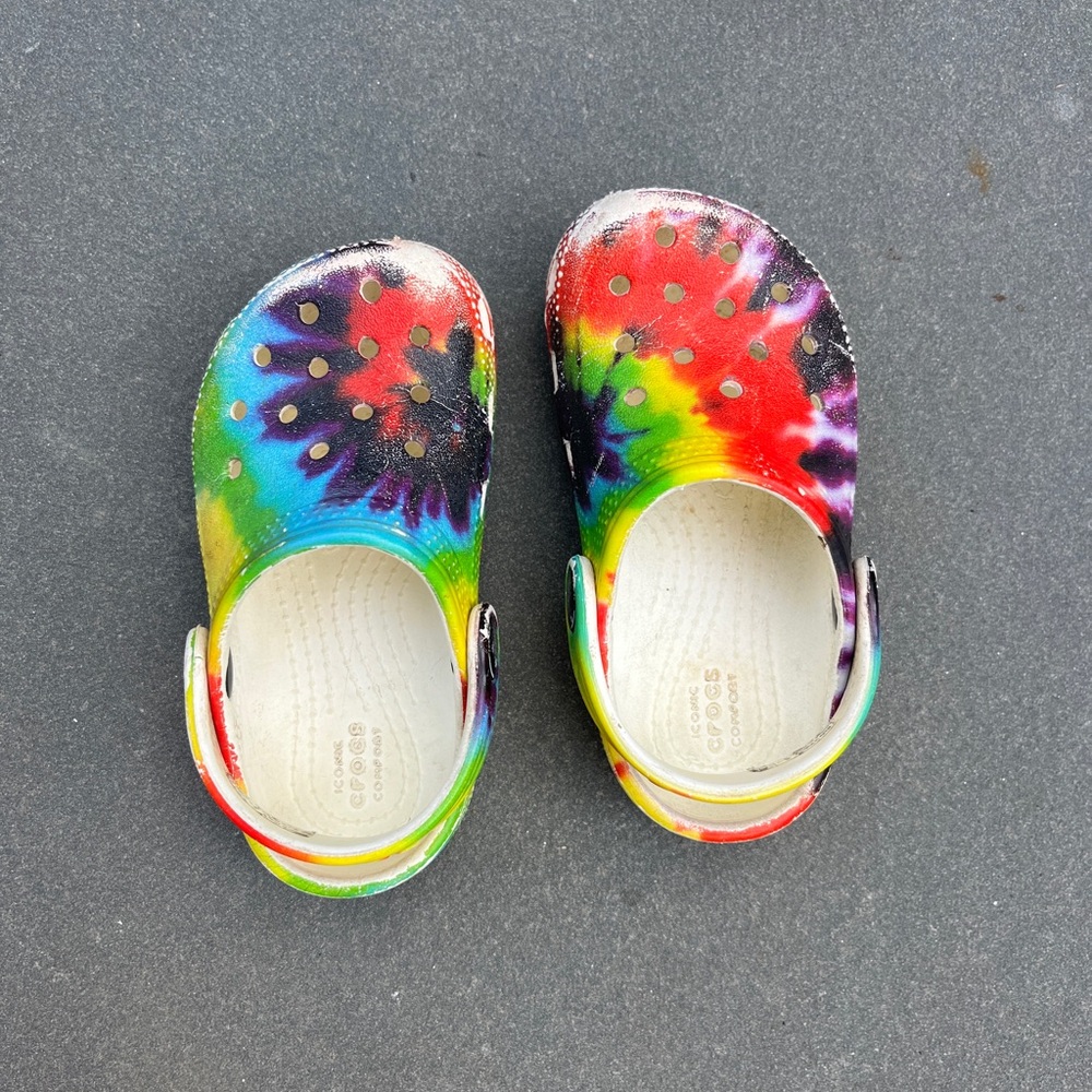 Kids Crocs - Tie-Dye Size C7 - great shape and fun colors!